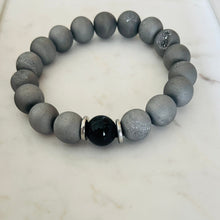 Silver Druzy Agate Center Stretch Bracelet.