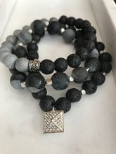 Black Lava & Natural Druzy stone stretch bracelet.