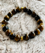Tigers eye stretch bracelet.