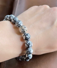 Howlite White 10mm stretch bracelet.